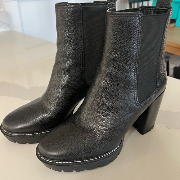 Chelsea 70mm Lug Bootie - Tory Burch - Worn once - Picture 3 of 7